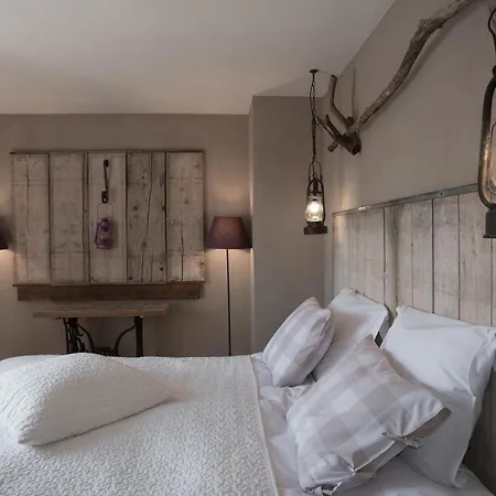 Holiday home La Maison Du Vivier - De Charme Avec Jardin Pres De